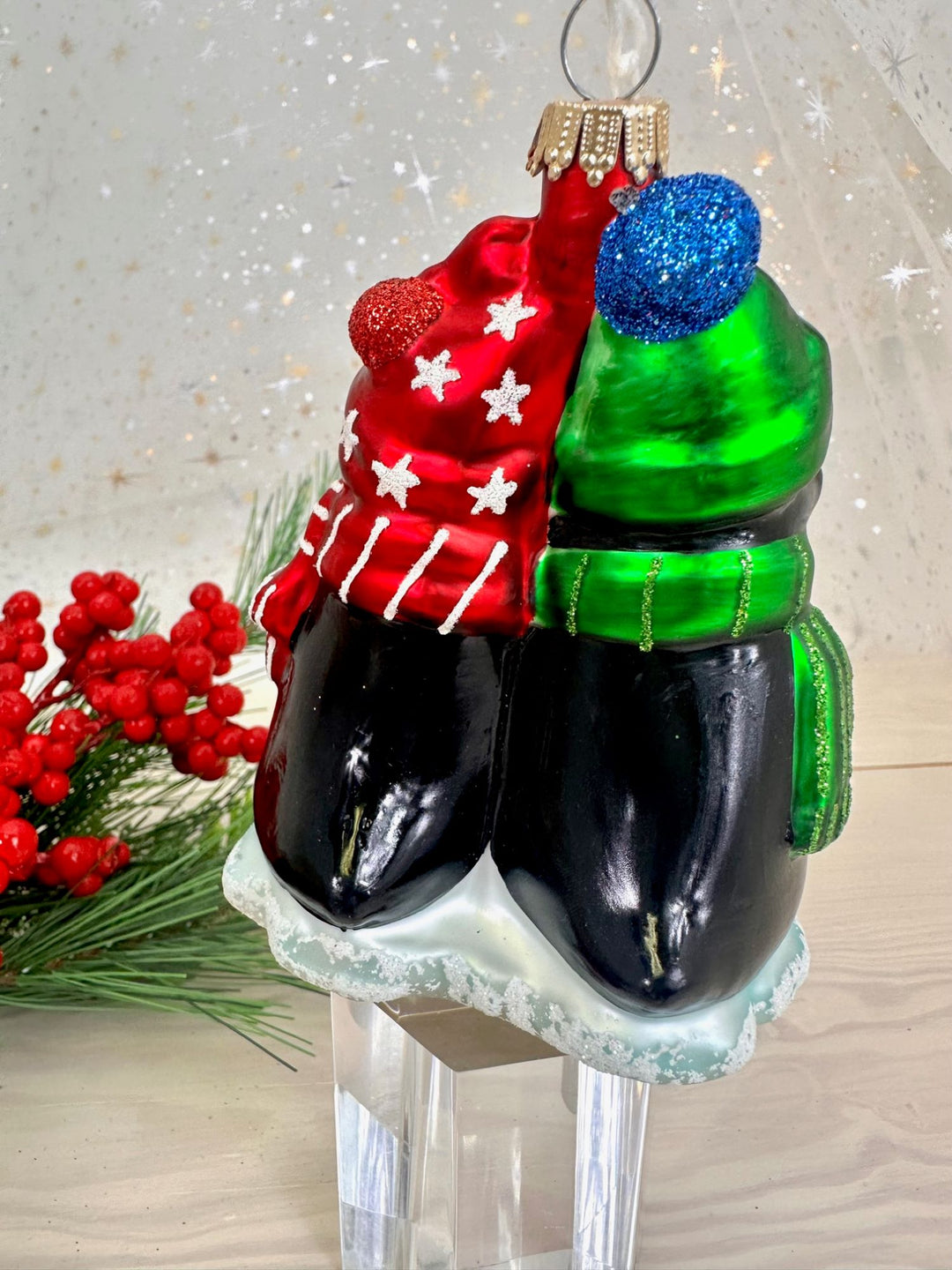Pair of Freezing Penguins Figurine Ornaments, 1/Box, 6/Case, 6 Pieces