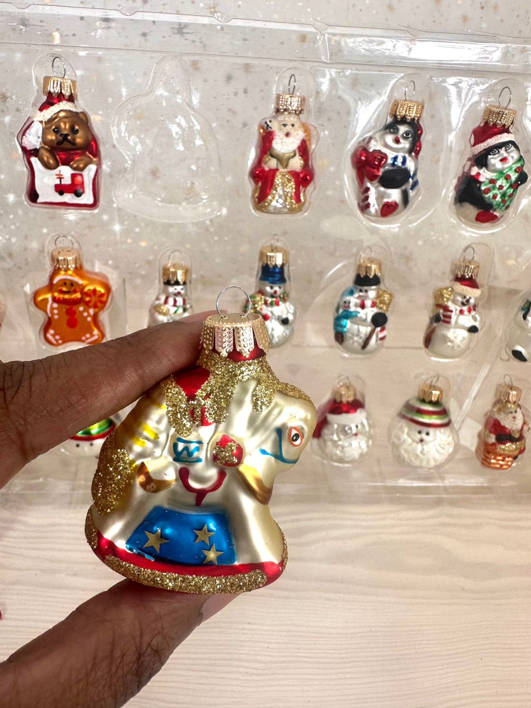 1 1/4" (32mm) Mini Advent Calendar Figurine Ornaments, 24/Box, 6/Case, 144 Pieces