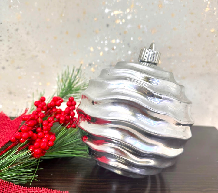 6" (150mm) Commercial Shatterproof Ball Ornament, Shiny Wavy Looking Glass, 2 per Bag, 6 Bags per Case, 12 Pieces