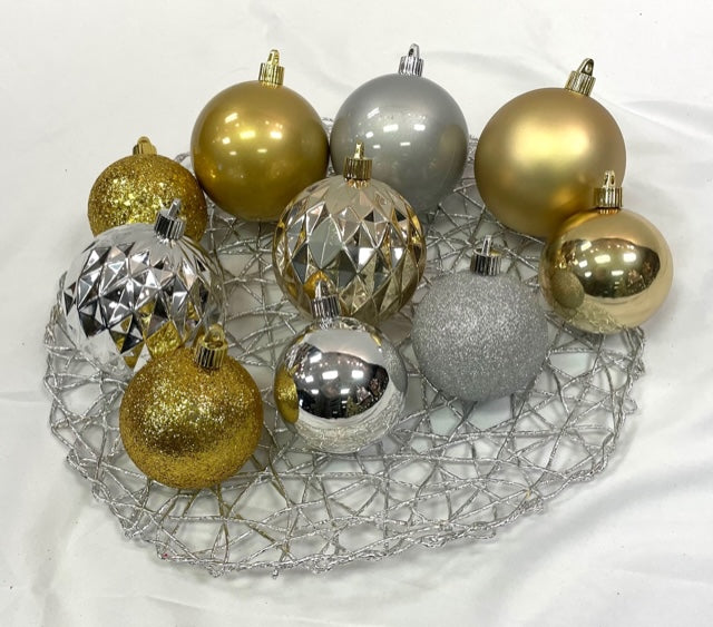 Christmas By Krebs Shatterproof Interior Wreath Decorating Kits - ORNAMENTS ONLY (Gold & Silver - Interior, 30 Inch - 48 Ornaments)